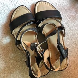 Naturalizer 9.5 ladies sandals